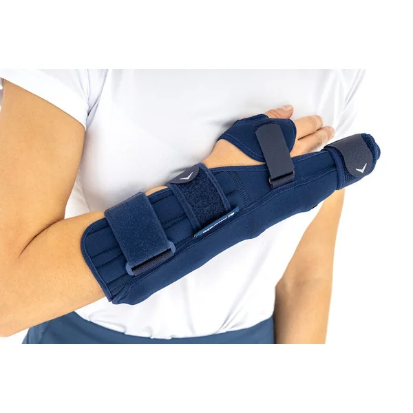 Attelle articulée poignet main doigts FingerFix