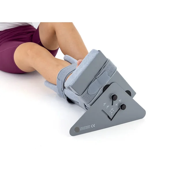 Attelle d'immobilisation du pied-cheville et éventuellement hanche