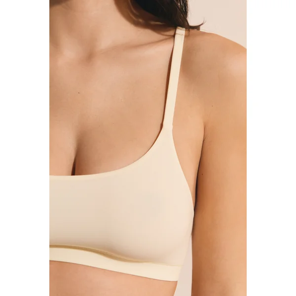 Brassière en microfibre