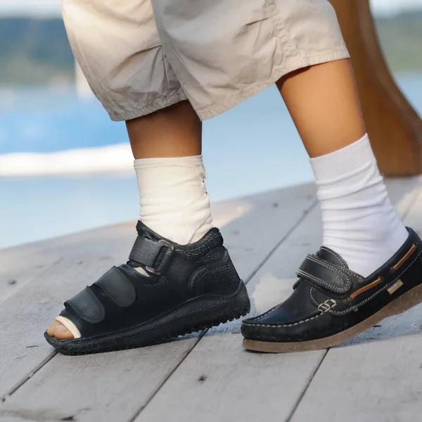 Chaussure thérapeutique post-op. MedSurg pédiatrique