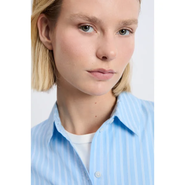 Chemise manches longues en coton ceinturée