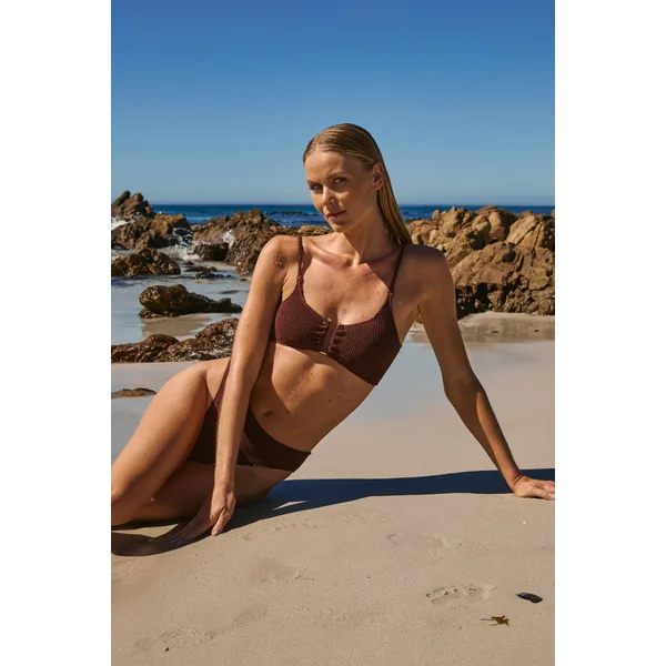 Haut de maillot de bain brassière extensible avec bijou métallique