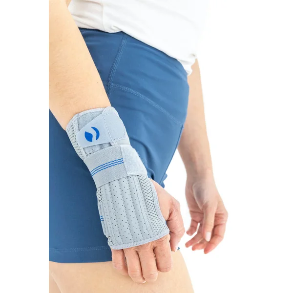 Orthèse compressive fonctionnelle d'immobilisation du poignet ActivSpace