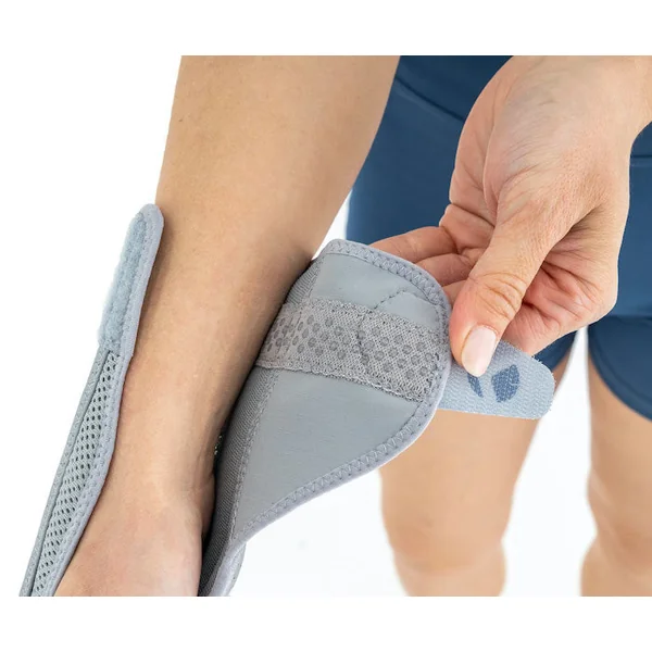 Orthèse compressive fonctionnelle d'immobilisation du poignet ActivSpace