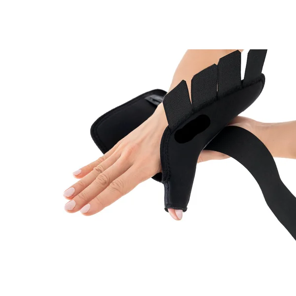 Orthèse d'immobilisation du poignet et de maintien du pouce