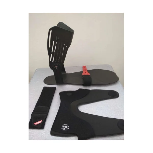 Releveur de pied dynamique articulée avec effets anti-varus ou anti-valgus