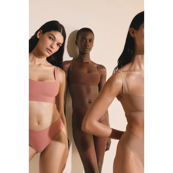 Soutien-gorge brassière en microfibre avec pads amovibles