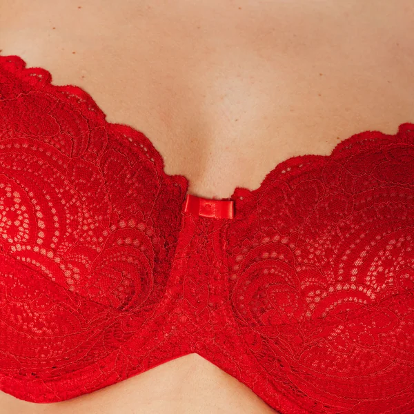 SOUTIEN-GORGE EMBOITANT DENTELLE ROUGE