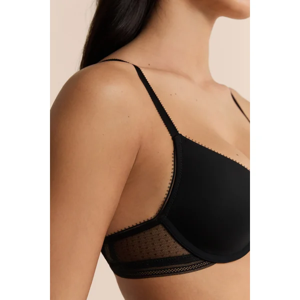 Soutien-gorge N.2 - Le push-up plongeant avec détails en dentelle
