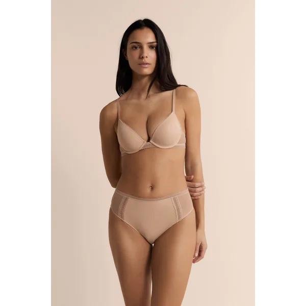 Soutien-gorge N.2 - Le push-up plongeant avec détails en dentelle