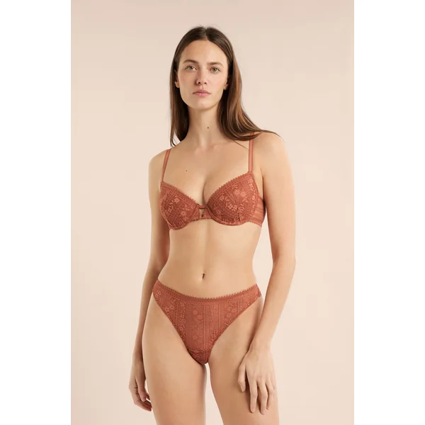 Soutien-gorge N.4 - Le coques fines en dentelle