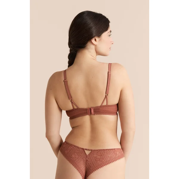 Soutien-gorge N.4 - Le coques fines en dentelle