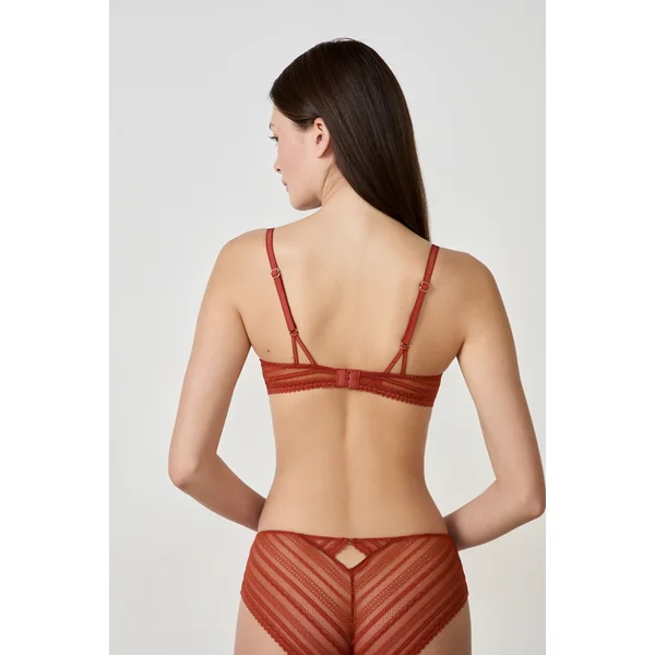 Soutien-gorge N.4 - Le coques fines en dentelle