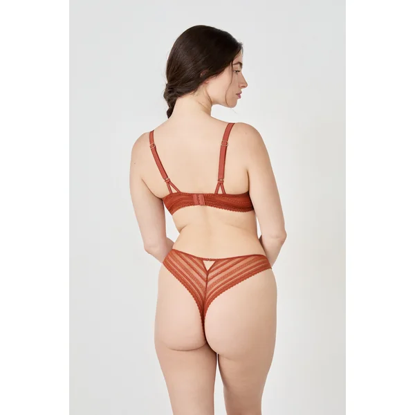 Soutien-gorge N.4 - Le coques fines en dentelle