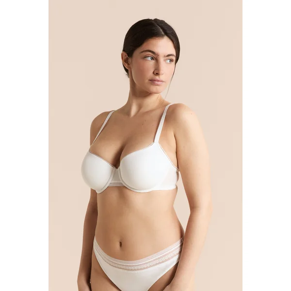 Soutien-gorge N.4 - Le coques fines en microfibre avec détails en dentelle