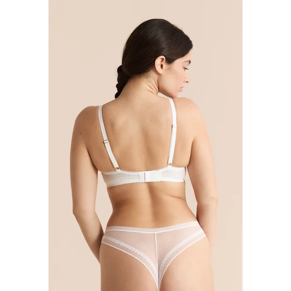 Soutien-gorge N.4 - Le coques fines en microfibre avec détails en dentelle