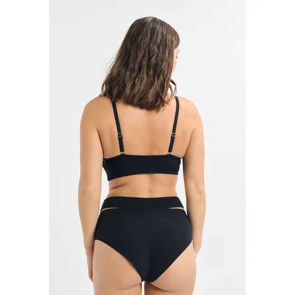 Soutien-gorge N.7 - Le triangle en dentelle
