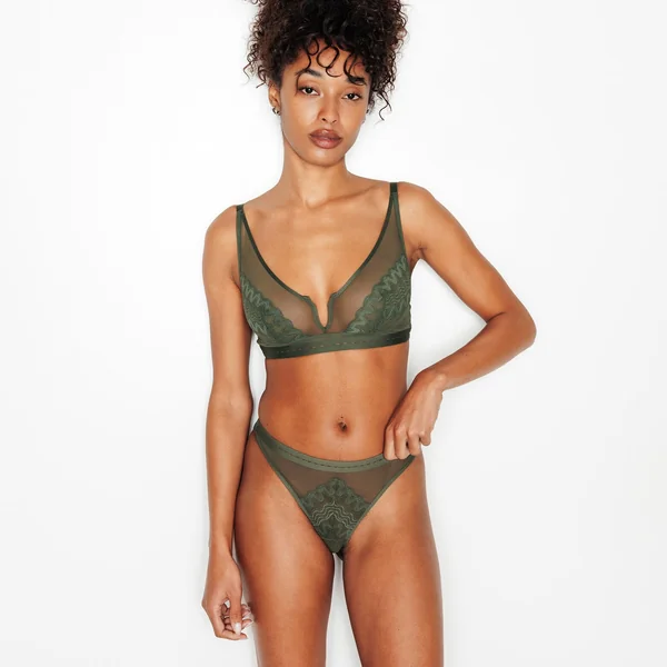 STRING DENTELLE KAKI