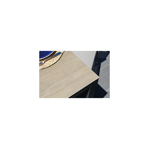 Table de jardin extensible Absolu Proloisirs céramique mat coloris chêne clair châssis graphite P.100 cm x L.180/280 cm x H.77.5 cm