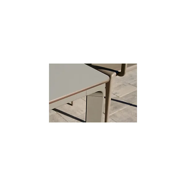 Table de jardin Meet en aluminium coloris taupe L.120 x l.90 x H.73 cm