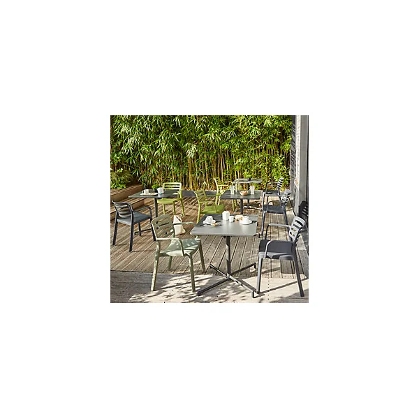 Table de jardin pliante en métal Tinian 70 x 70 cm