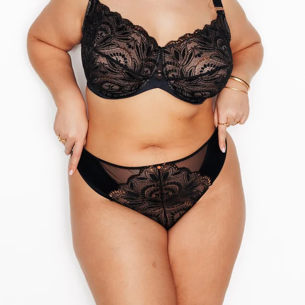 TANGA DENTELLE NOIR