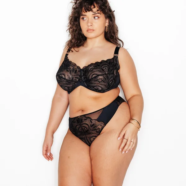 TANGA DENTELLE NOIR