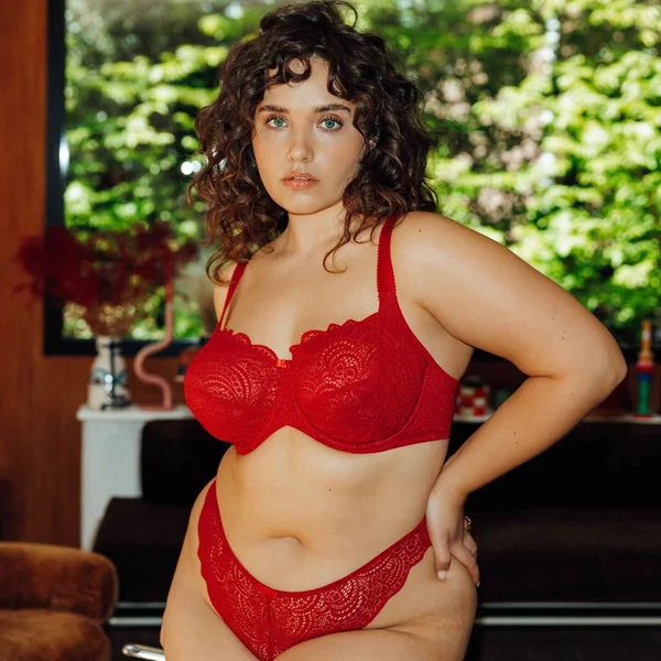 TANGA DENTELLE ROUGE